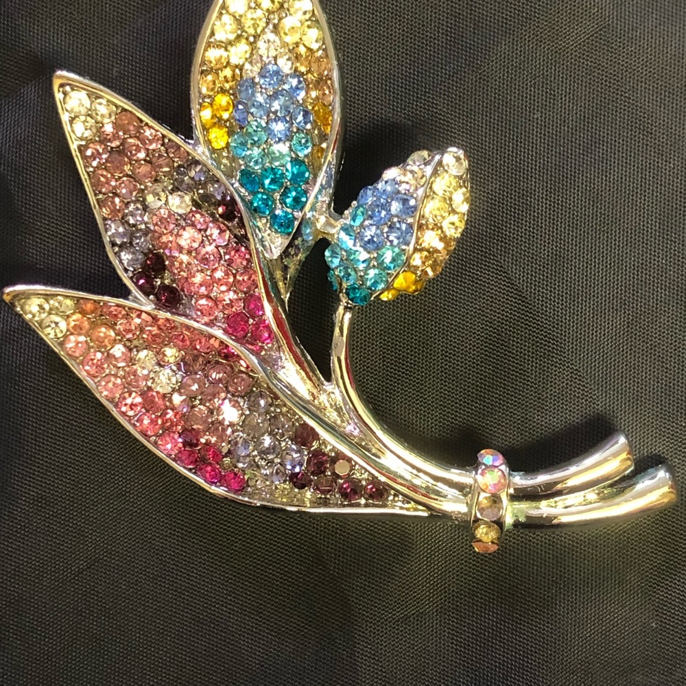 Vintage Brooch Cala Lily Silver tone pave Rhinestone multi colours.